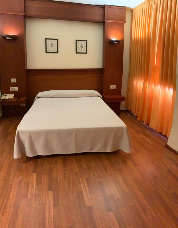 Hotel Barreiro Leira Esterno foto